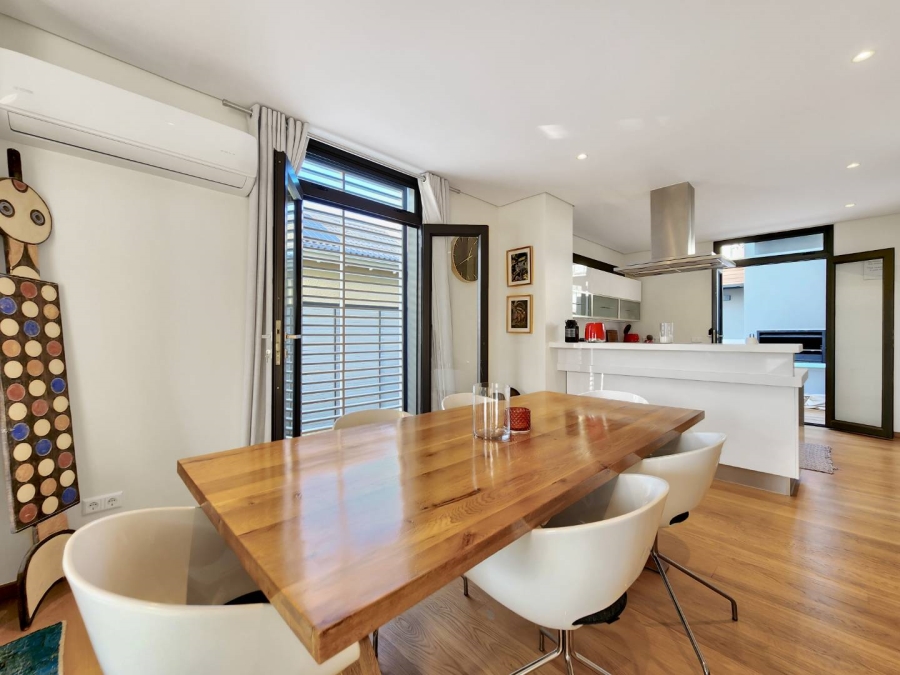 To Let 4 Bedroom Property for Rent in Tamboerskloof Western Cape